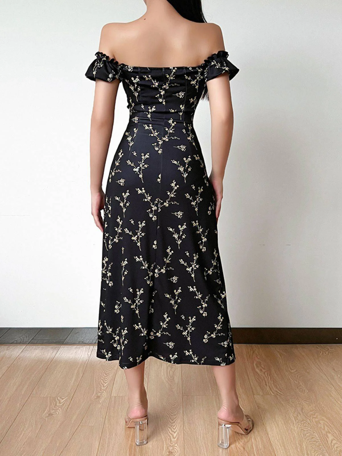 Black 1960s Side Slit Ditsy Floral Off-Shoulder Dress - Image 5