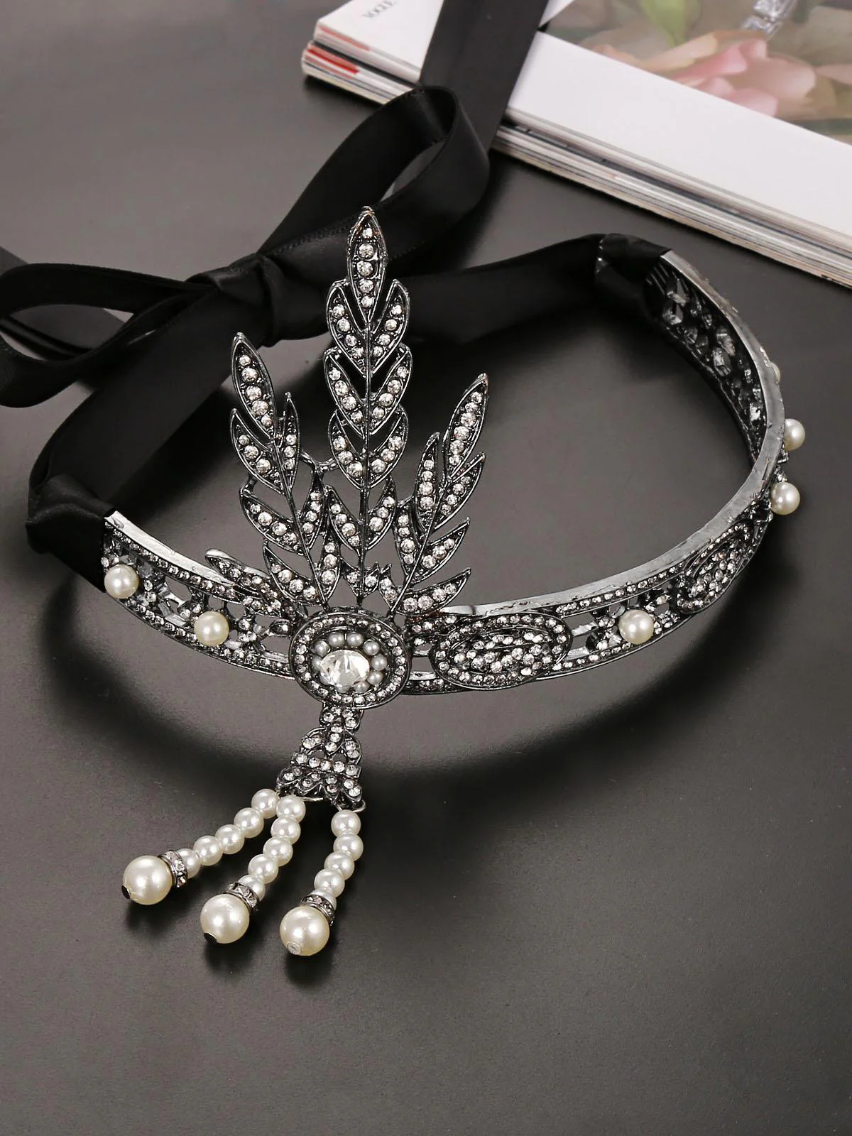 Black 1920s Leaf Flapper Headband - Image 2