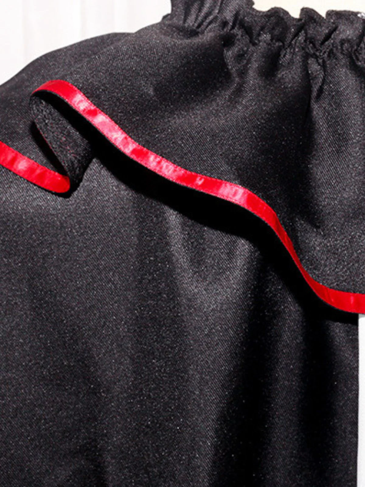 Black & White 1950s Halloween Horror Clown Cosplay Cloak - Image 4