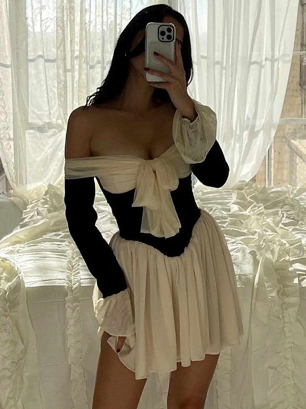 Black & White 1950s Off-Shoulder Skater Dress - Image 8