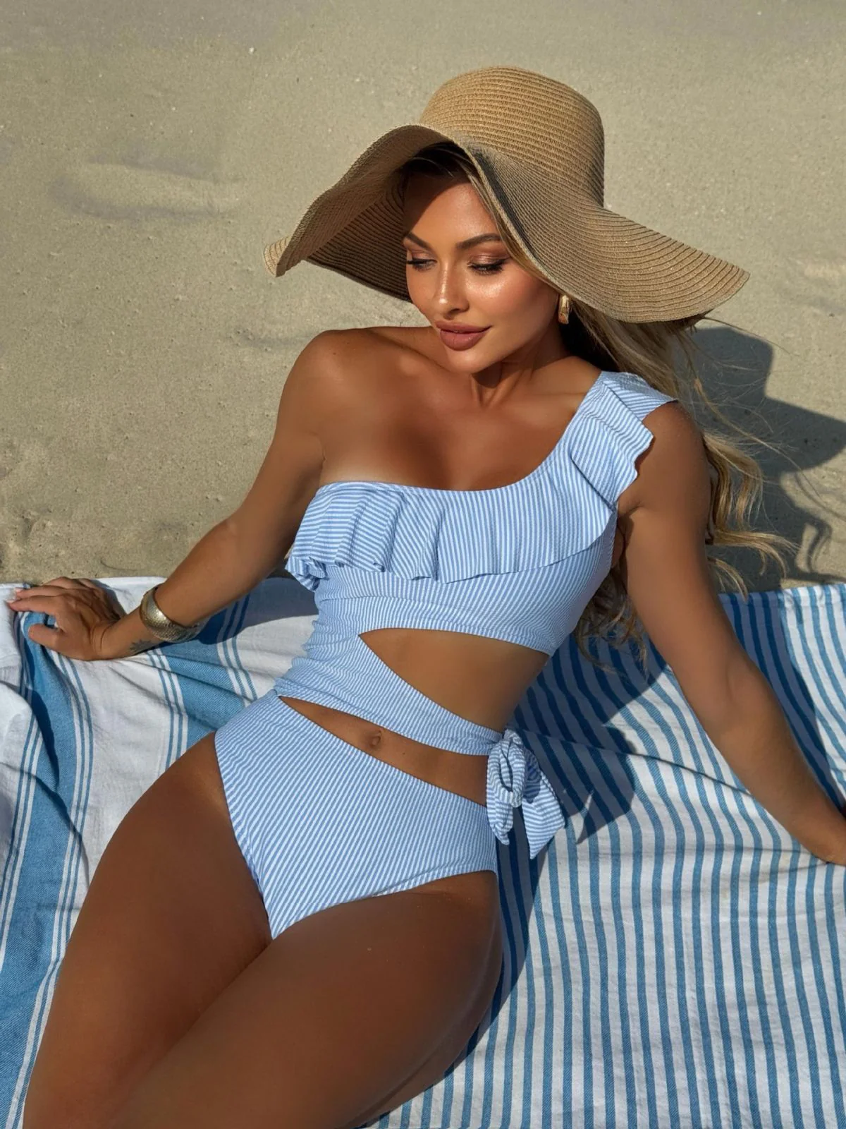 Blue 1940s Striped One-Shoulder Cutout One-Piece Swimsuit - Image 2