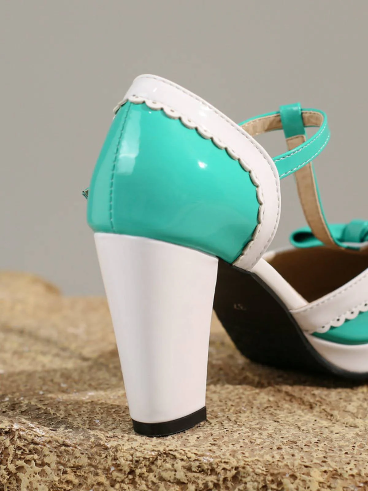 Bowknot Chunky Heels Mary Jane Shoes - Image 4