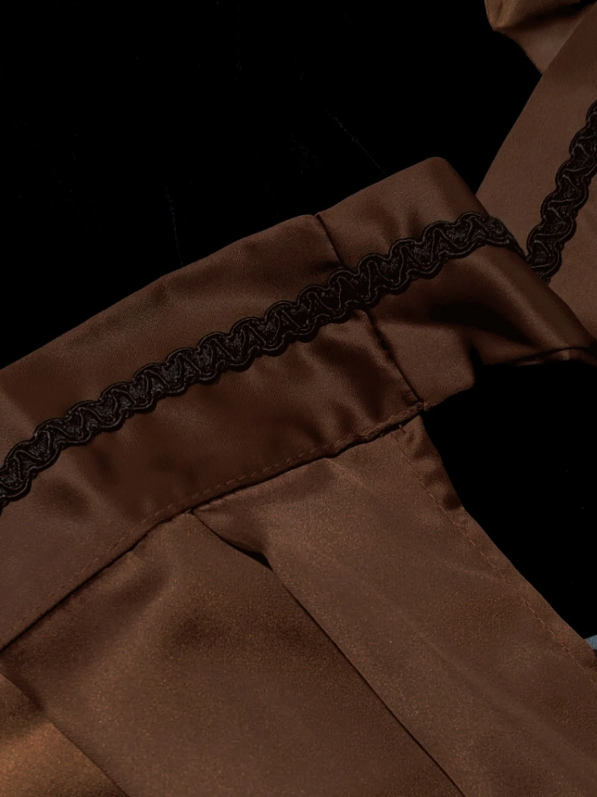 Brown 1950s Crochet Velvelt Dress & Satin Pleated Apron - Image 4