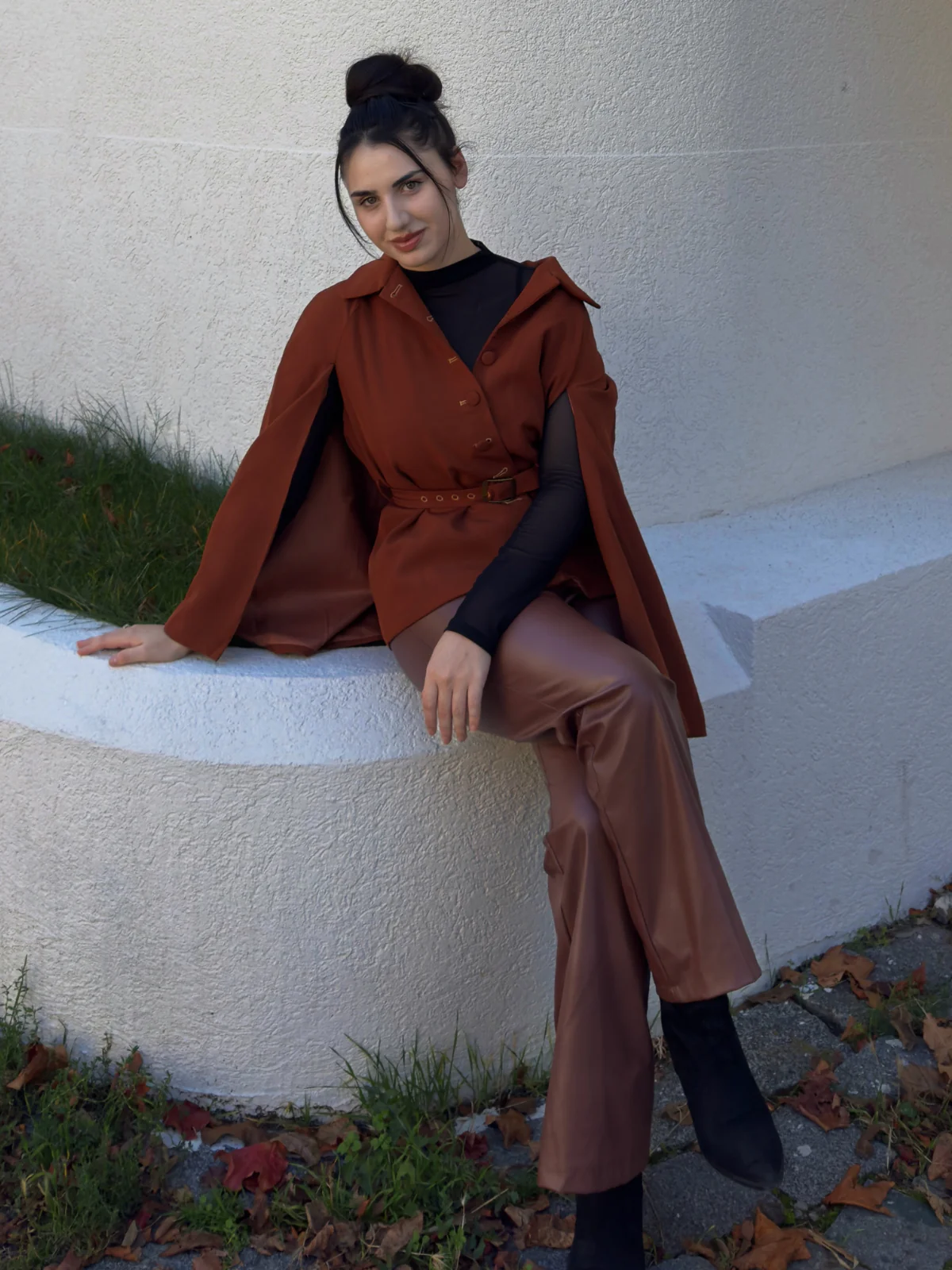 Camel Color 1940s Lapel Cape Coat - Image 3