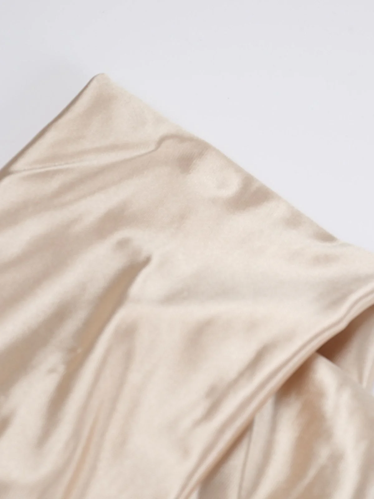 Champagne 1930s Off Shoulder Slit Satin Dress - Image 13