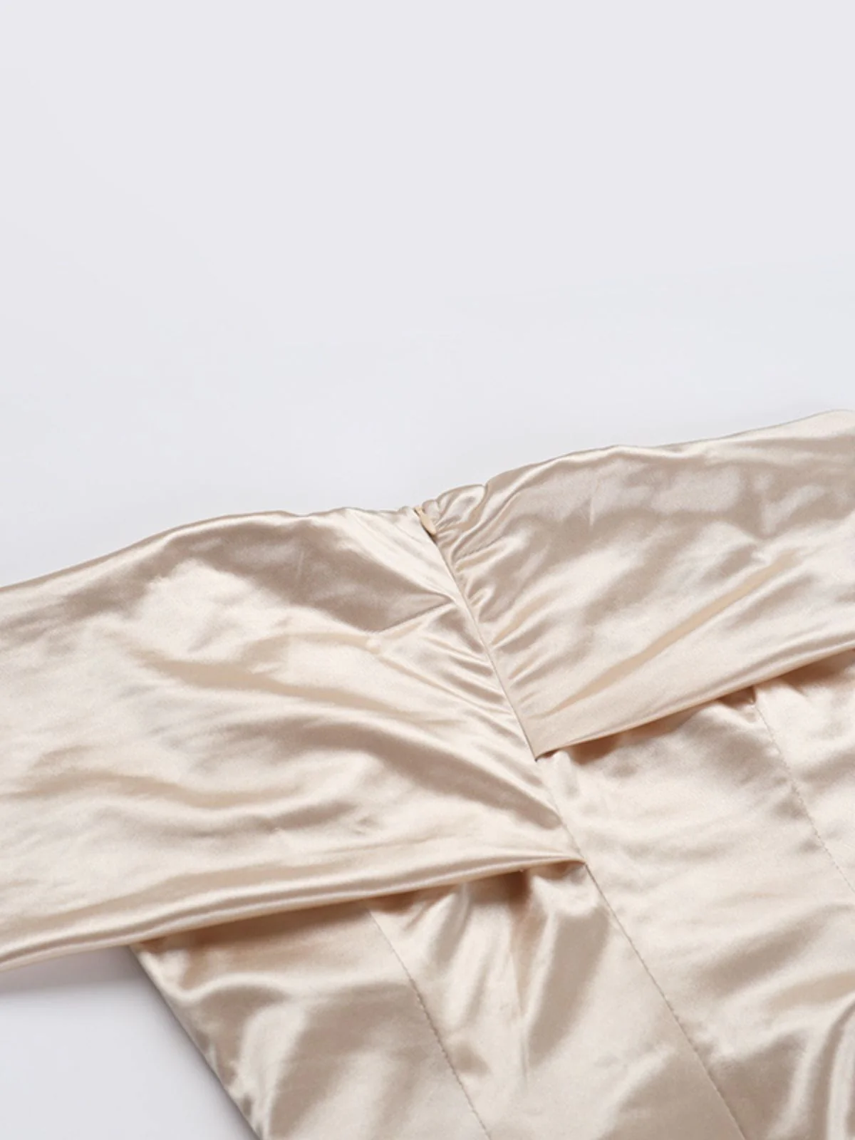 Champagne 1930s Off Shoulder Slit Satin Dress - Image 8