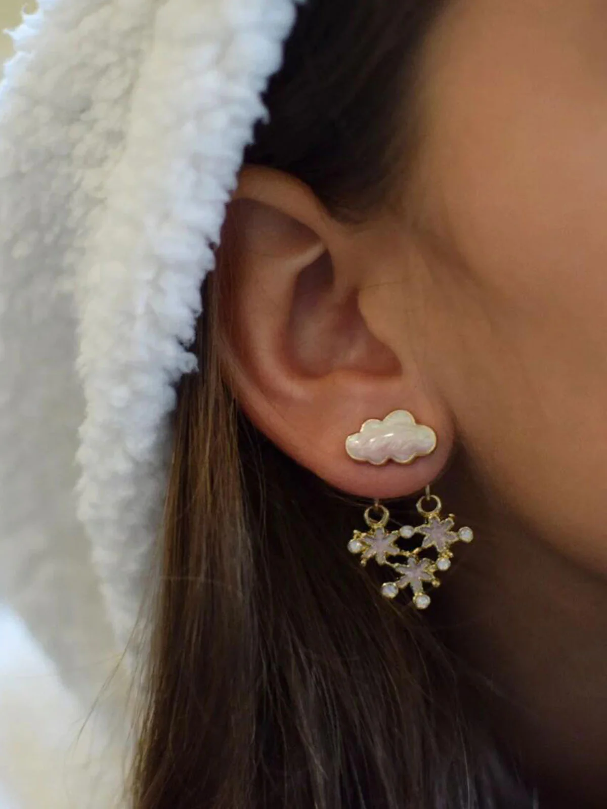 Christmas Cloud Snowflake Gradient Earrings - Image 3