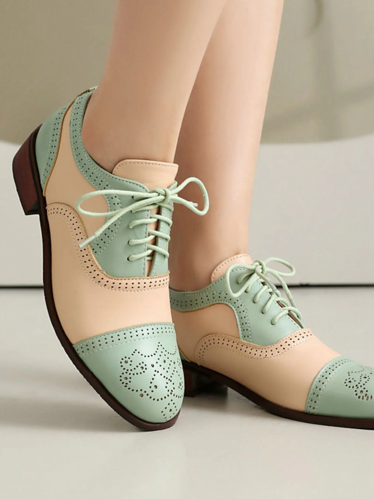 Colorblock Leather Round Toe Strappy Oxford Shoes - Image 5