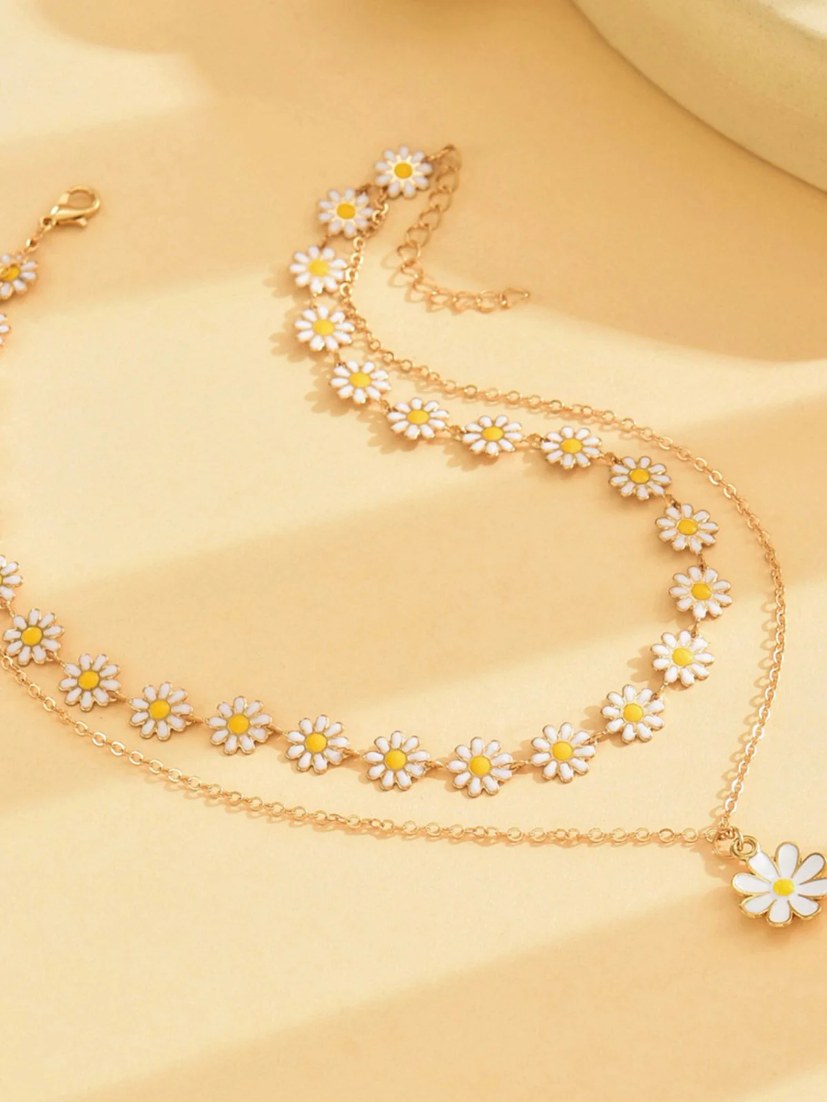 Daisy Flower Pendant Layered Necklace - Image 3