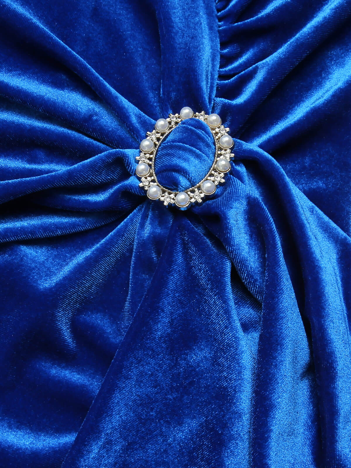 Dark Blue 1960s V-Neck Pleated Velvet Dress - Image 6