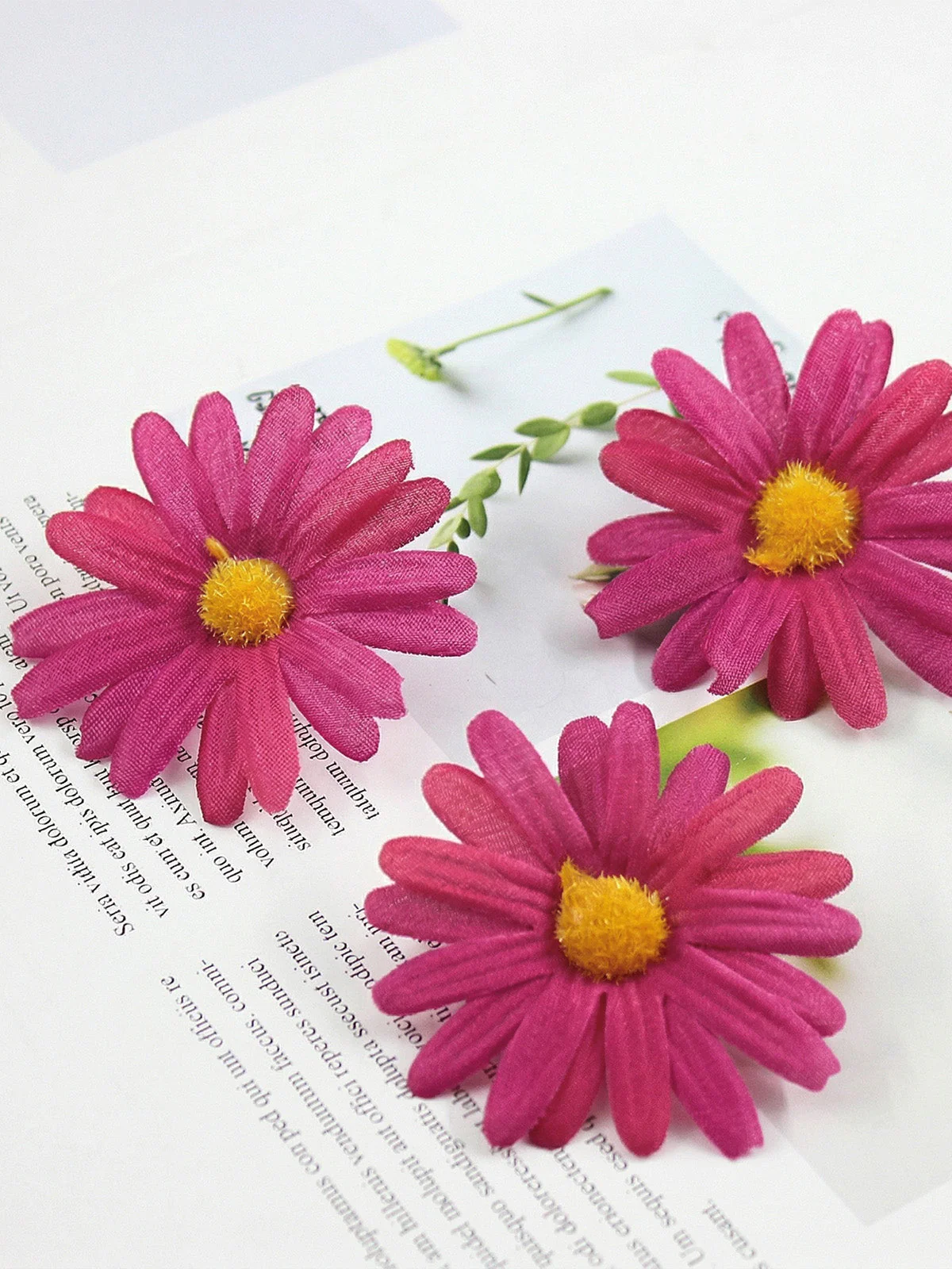 Daisy Flower Hair Clip - Image 3