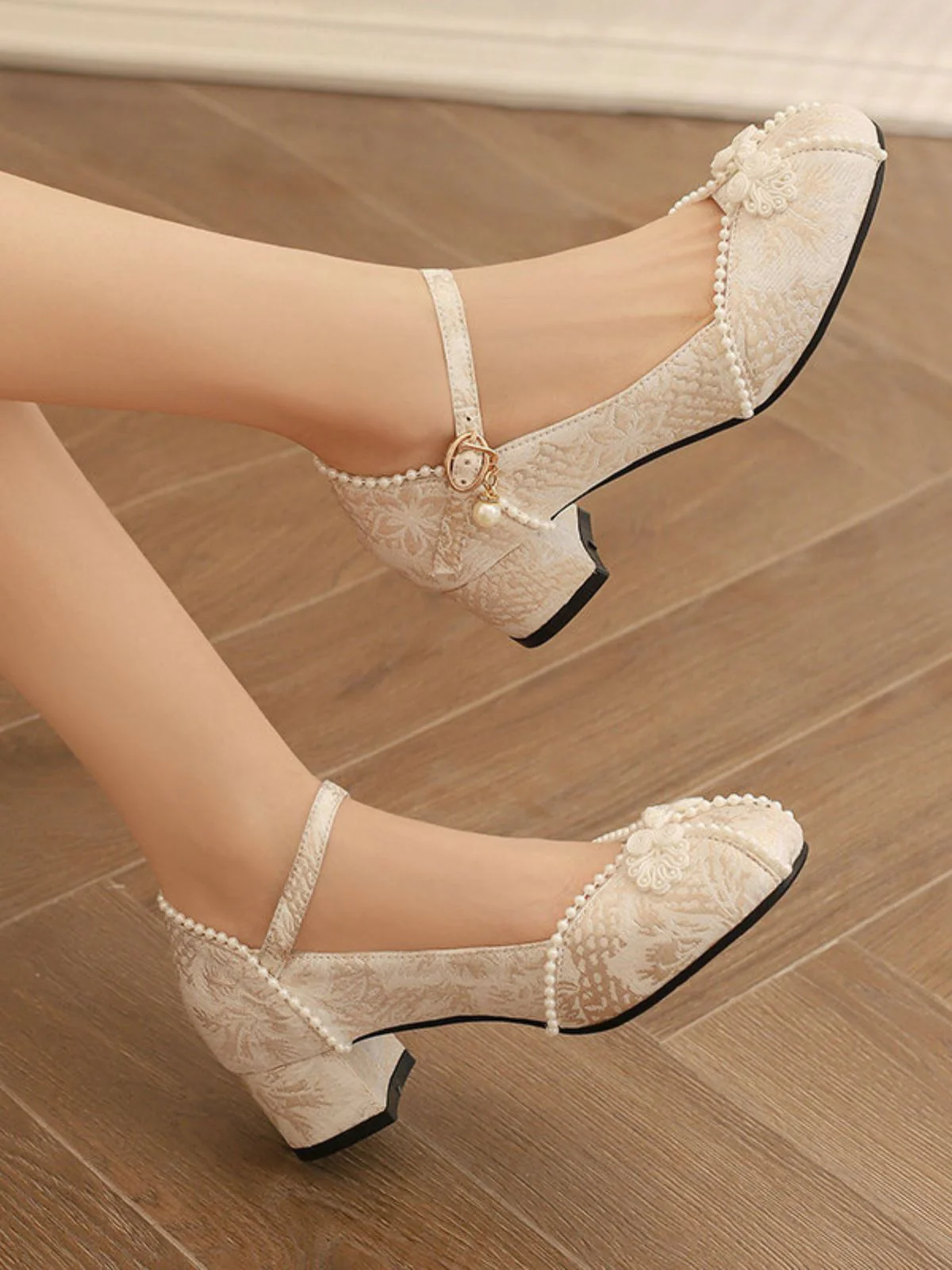 Floral Jacquard Pearl Mary Jane High Heels - Image 4