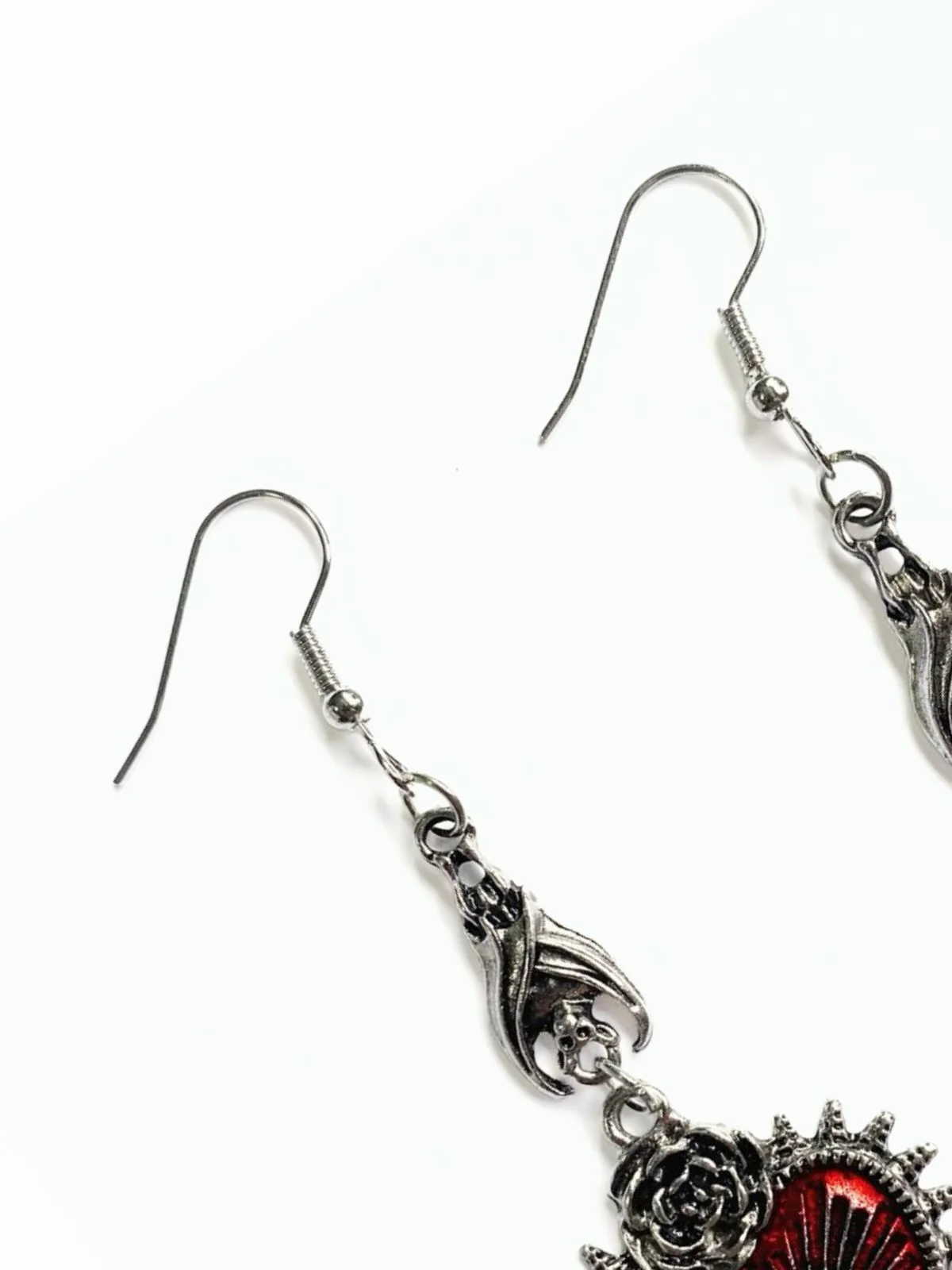 Gothic Rose Heart Eye Earrings - Image 3