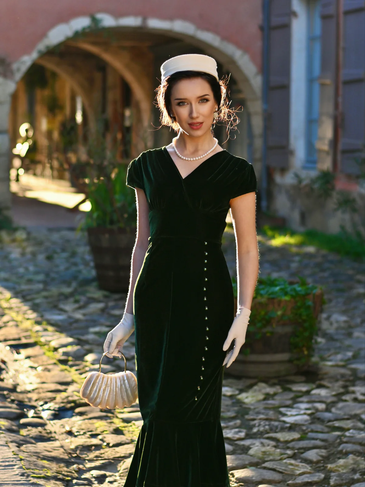 Green 1930s Button V-Neck Velvet Fishtail Dress - Image 3