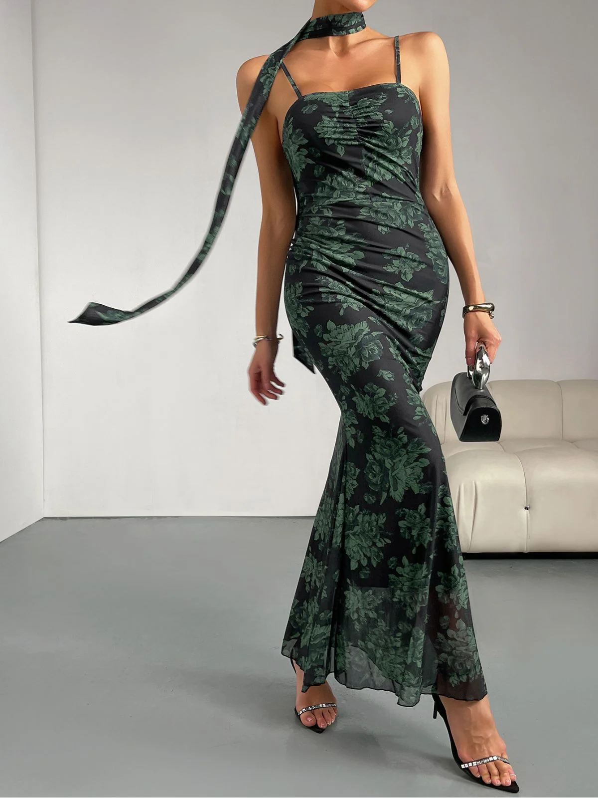 Green 1930s Floral Suspender Fishtail Dress - Image 3
