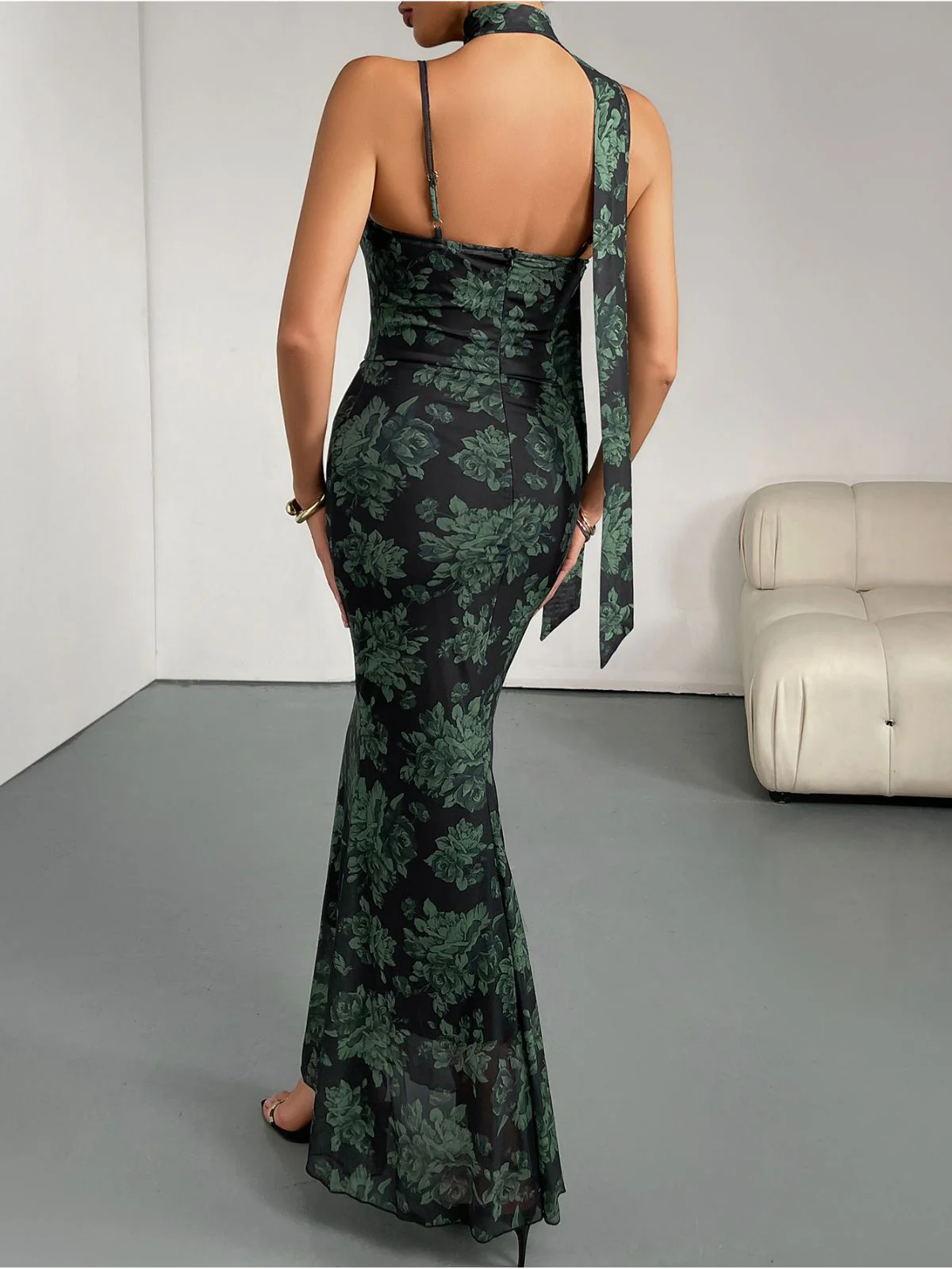 Green 1930s Floral Suspender Fishtail Dress - Image 4