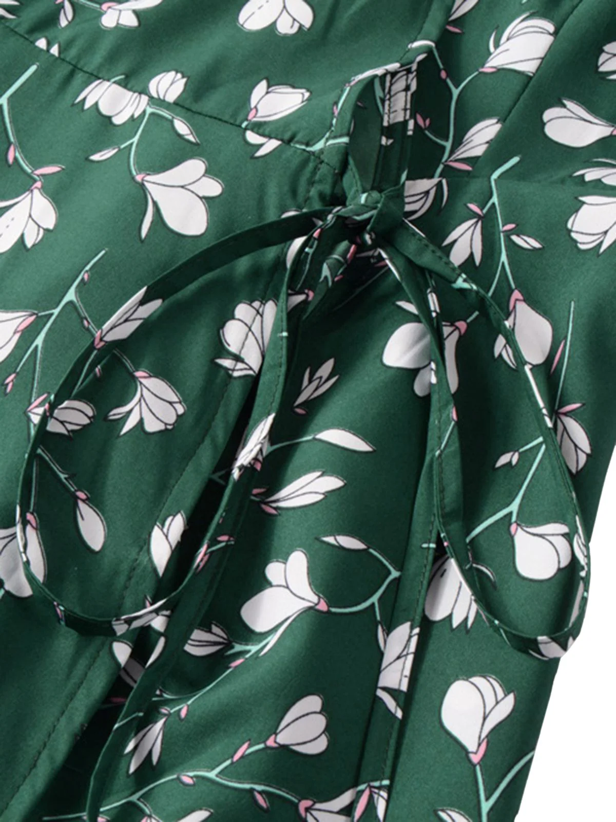 Green 1940s V-Neck Floral Dress - Image 4