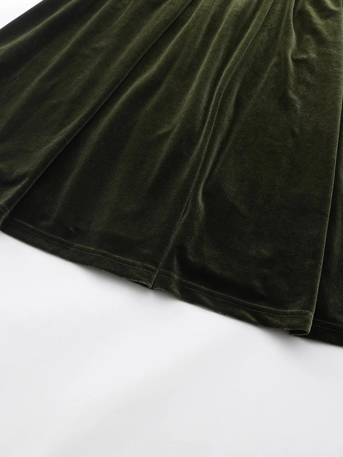 Green 1940s Velvet Deep-V Puff Sleeve Ruched Dress - Image 13