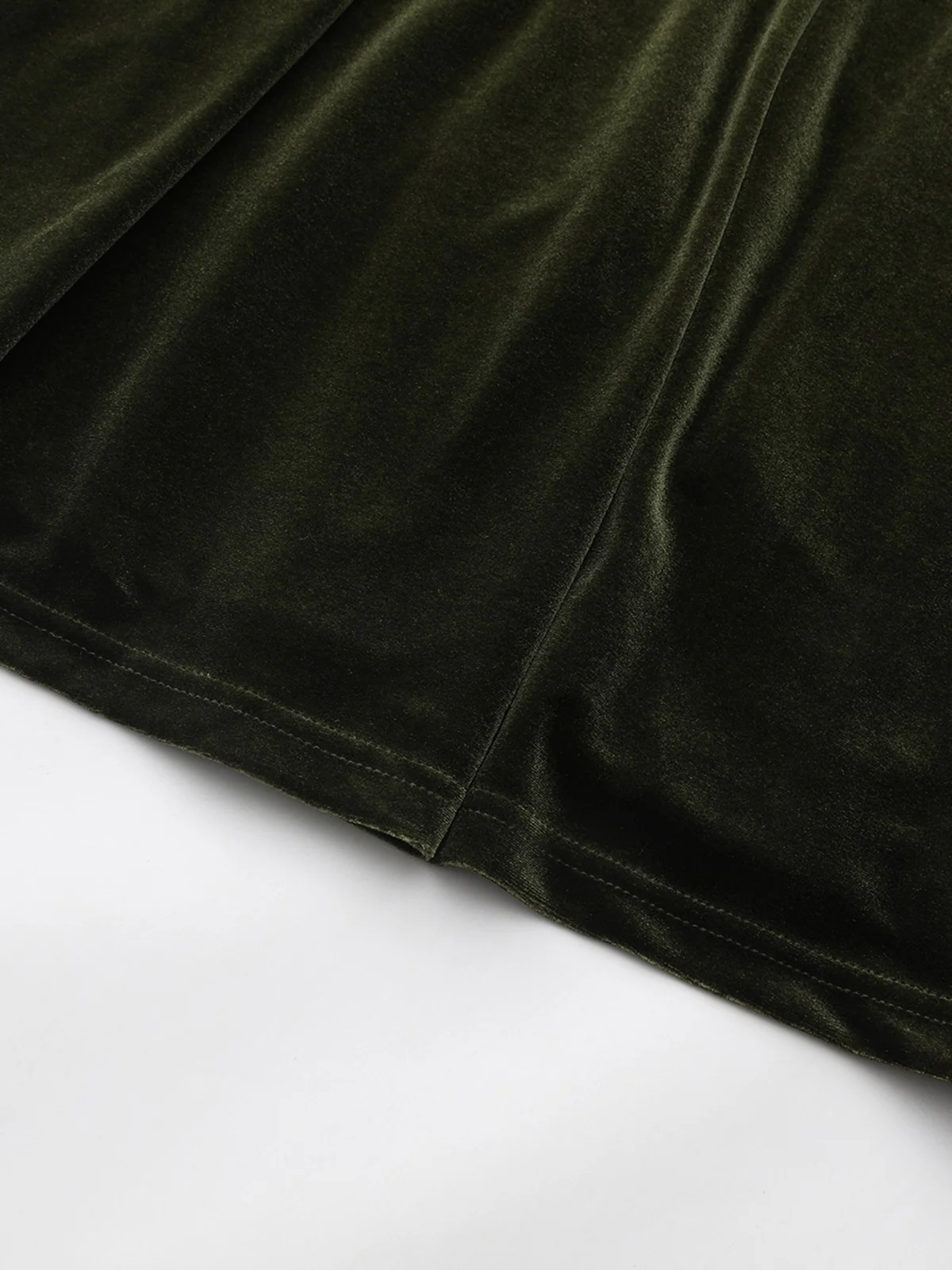 Green 1940s Velvet Deep-V Puff Sleeve Ruched Dress - Image 9