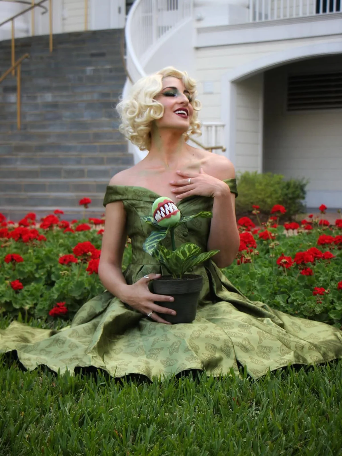 Green 1950s Off-Shoulder Vintage Dress - Image 2
