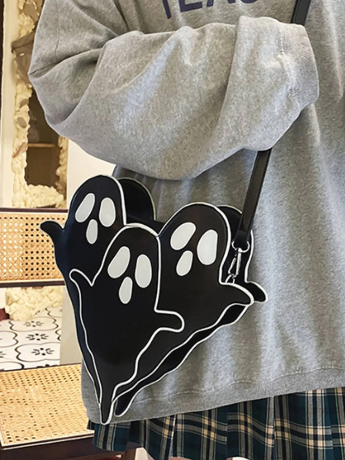 Halloween Cartoon Ghost Triangle Bag - Image 2