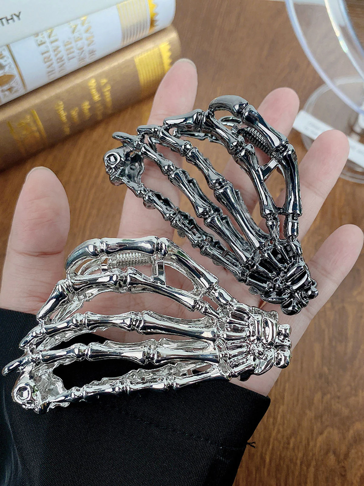 Halloween Ghost Hand Hair Accessories - Image 7