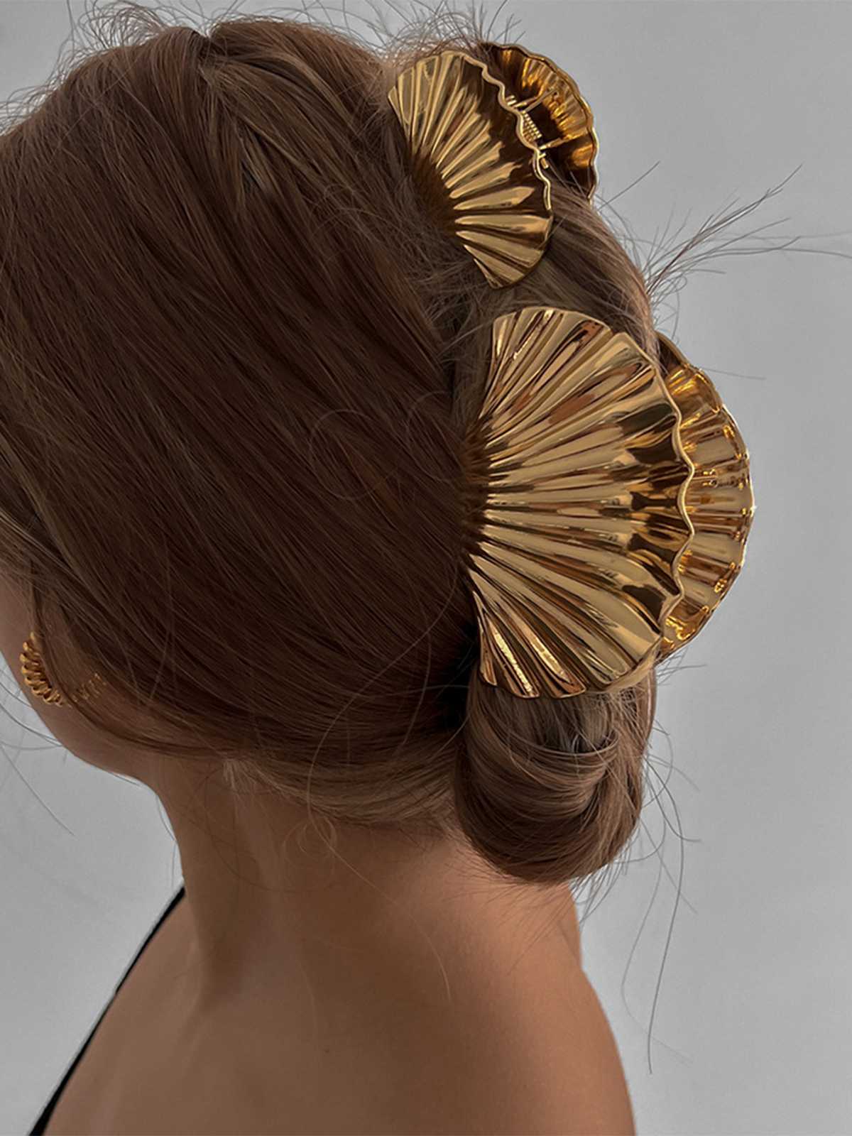 Metallic Alloy Shell Small Hairpin - Image 2