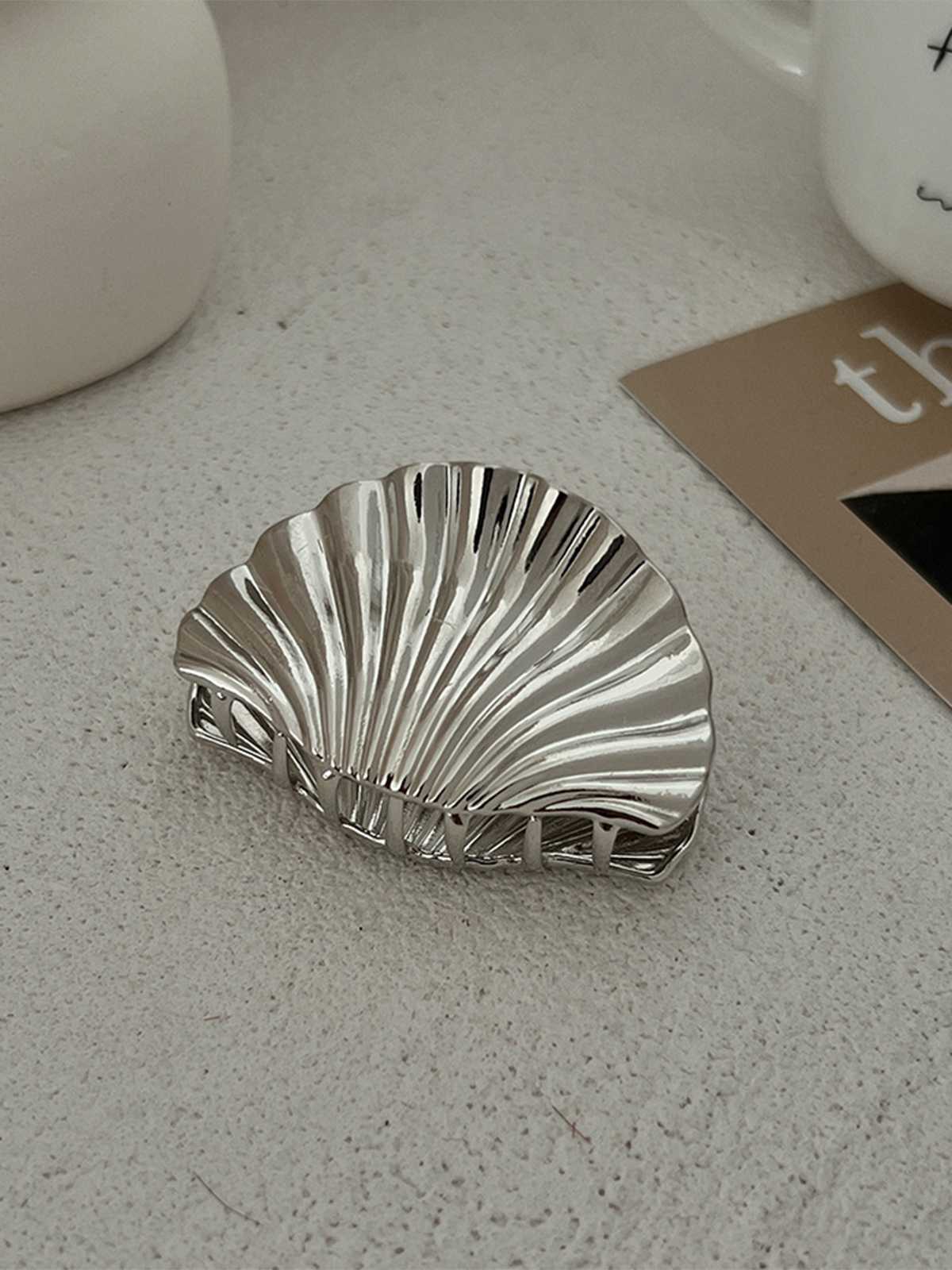 Metallic Alloy Shell Small Hairpin - Image 4
