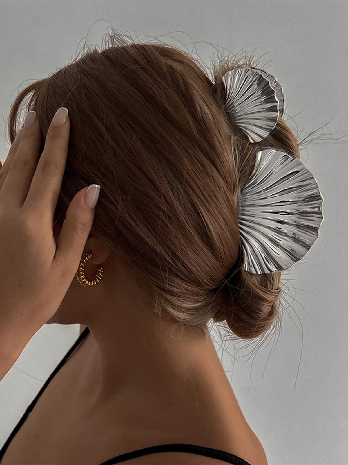 Metallic Alloy Shell Small Hairpin - Image 5