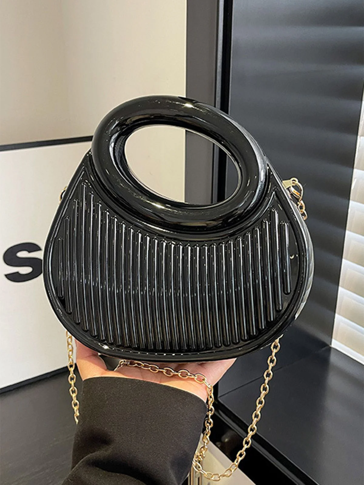 Metallic Top-Handle Chain Crossbody Bag - Image 13