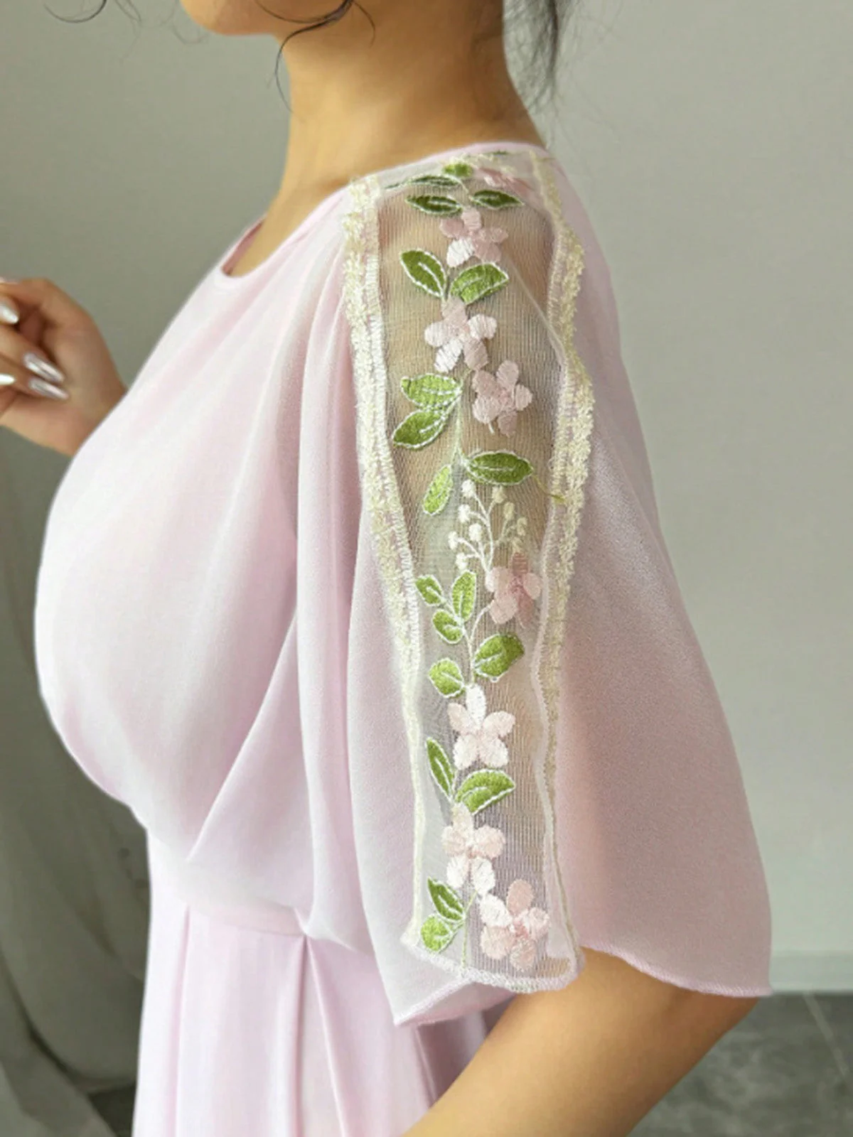 Pale Pink 1930s Round Neck Chiffon Pleated Maxi Dress - Image 3