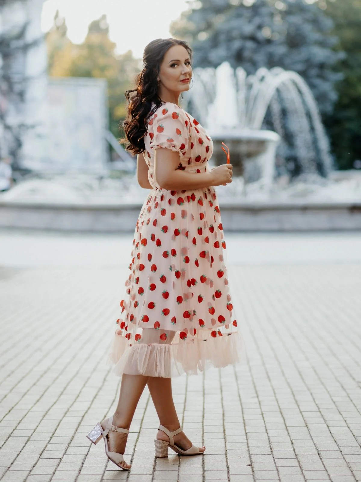 Pink 1950s Lace Strawberry Swing Dress - Image 9