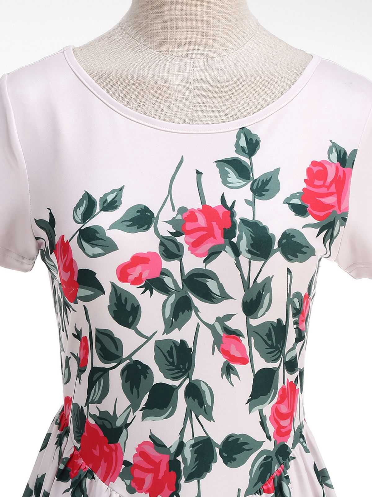 Pink 1950s Rose & Green Leaf Swing Dress - Image 5