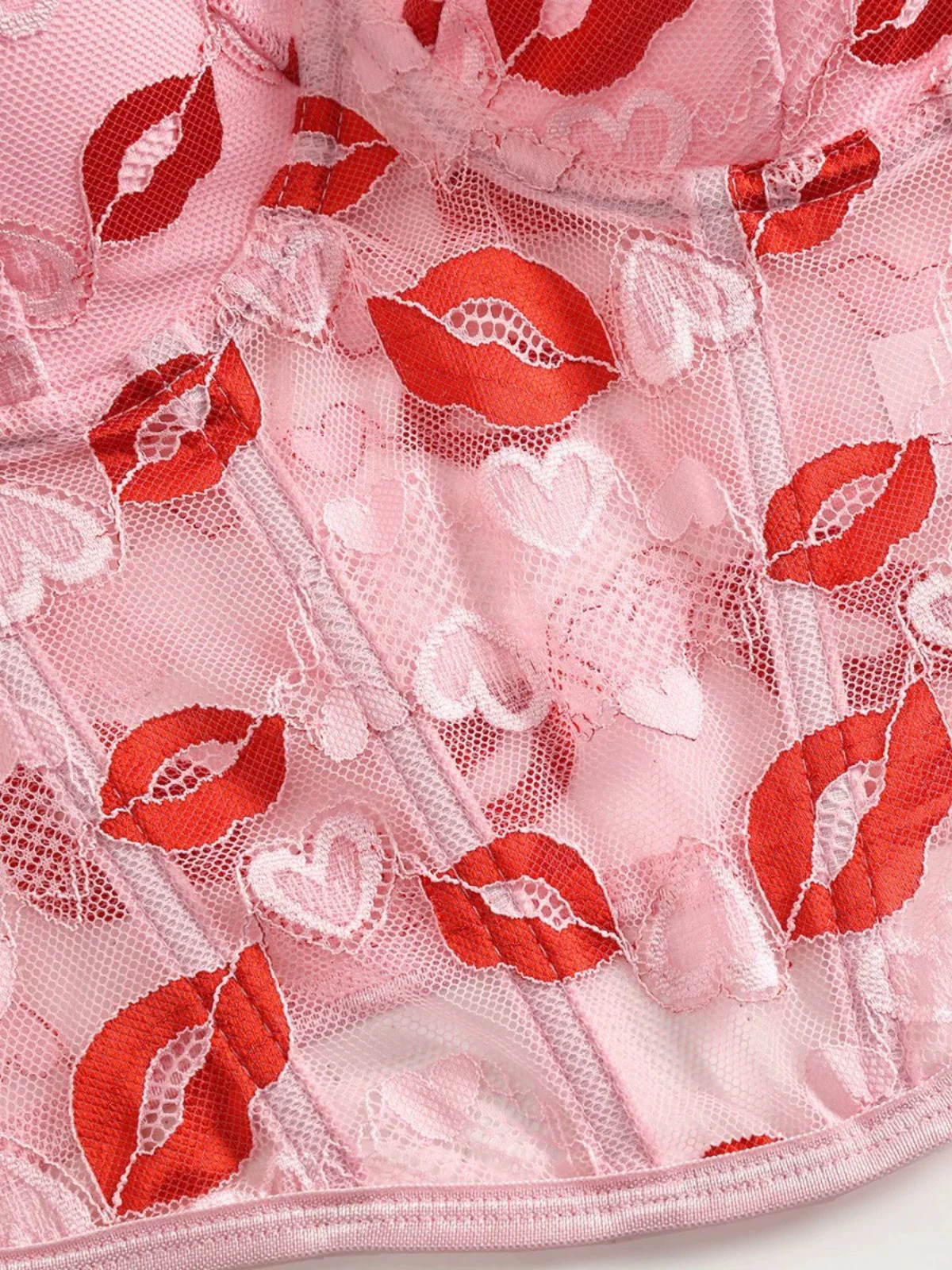 Pink 1950s Valentine's Day Kiss Print Lace Corset - Image 5