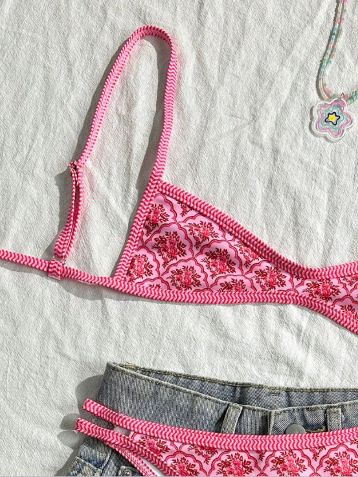 Pink 1960s Floral Print Bikini Set - Image 3