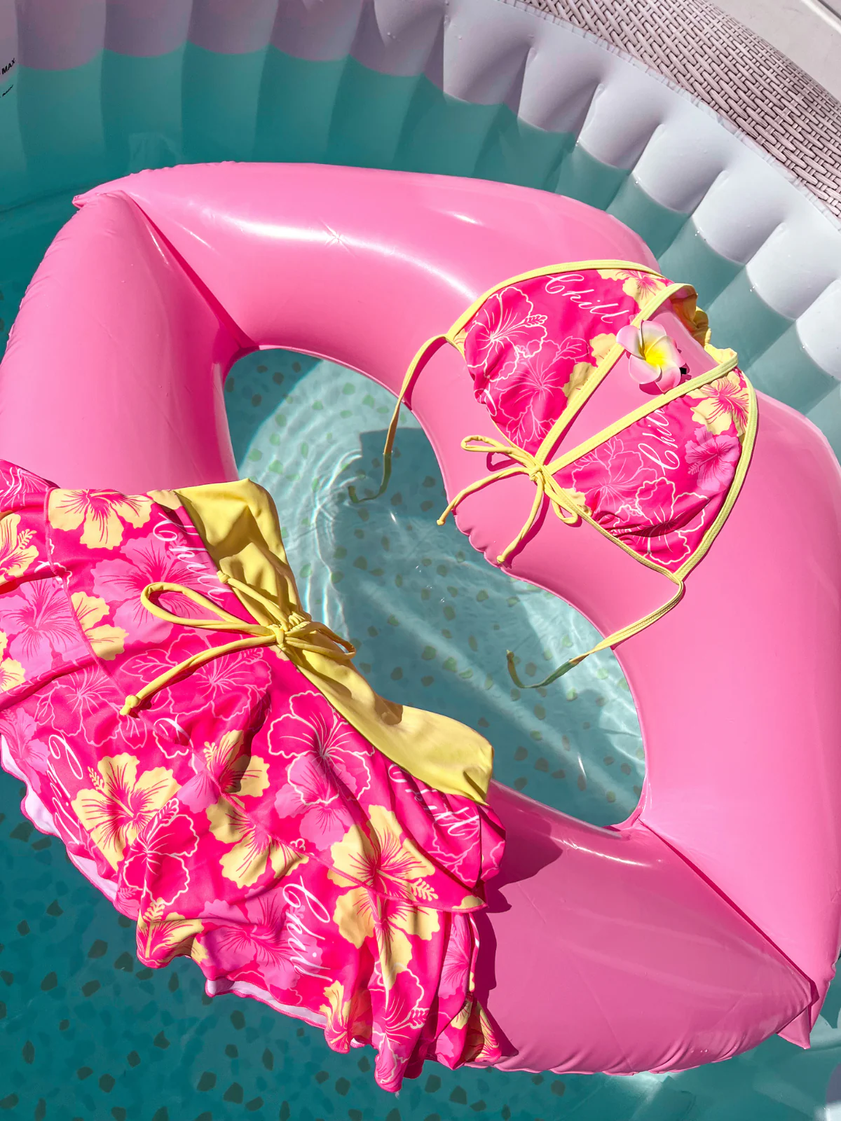 Pink 1960s Floral Print Tie-Front Layered Bikini Set - Image 3