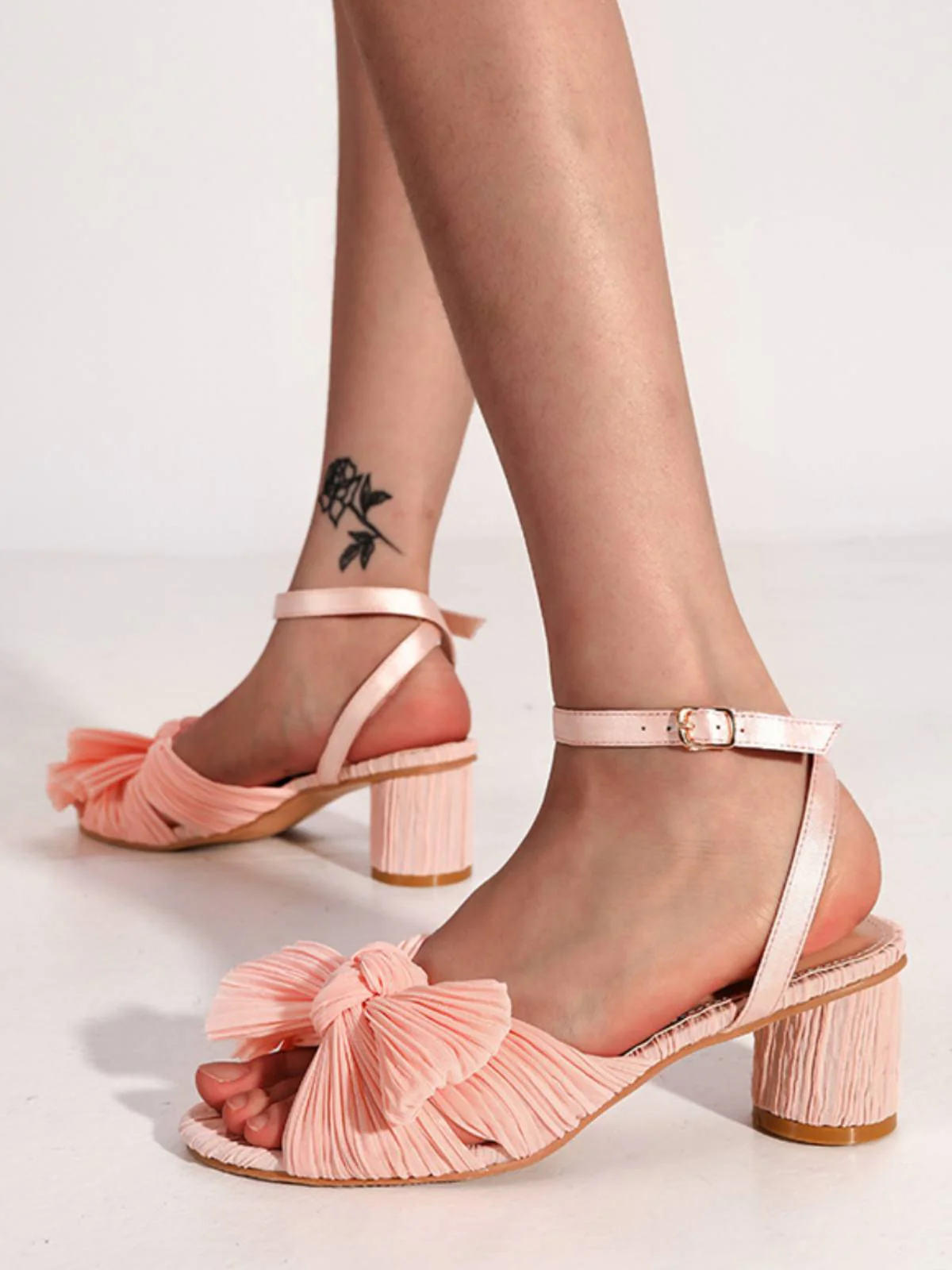 Pleated Chiffon Bowknot Chunky Heels Sandals - Image 3