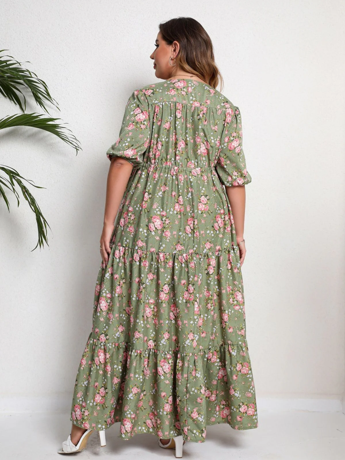[Plus Size] 1970s Green Floral V-Neck Tiered Maxi Dress - Image 4
