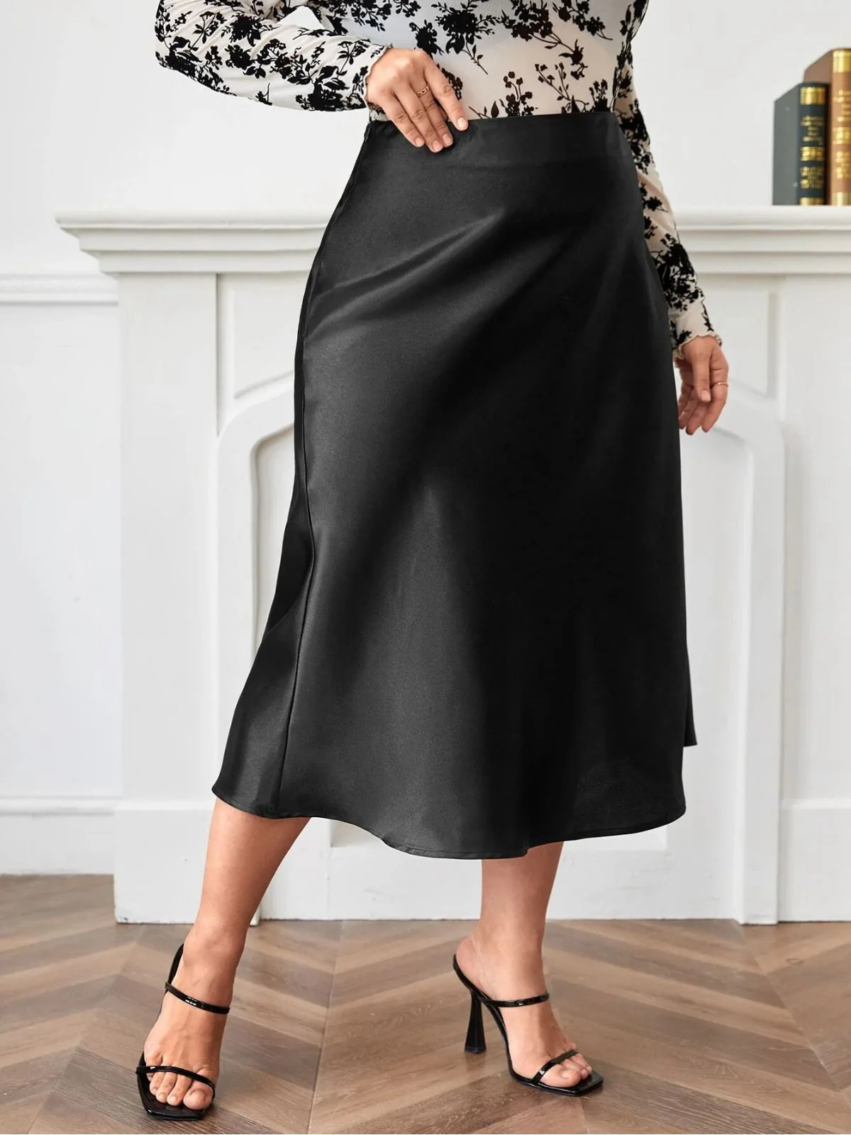 [Plus Size] Black 1950s A-Line Satin Skirt - Image 3
