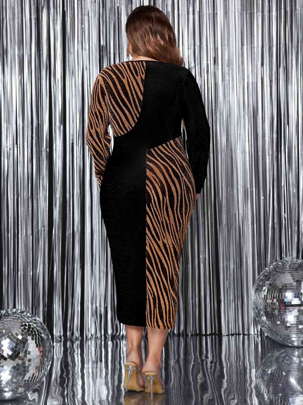 [Plus Size] Black 1970s Zebra Colorblock Slit Dress - Image 4