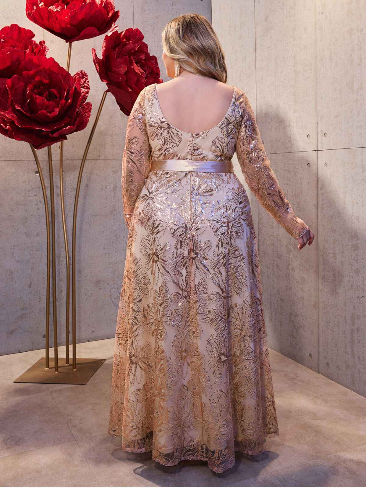 [Plus Size] Gold 1930s Sequined Deep V-Neck Backless Mesh Dress - Image 2