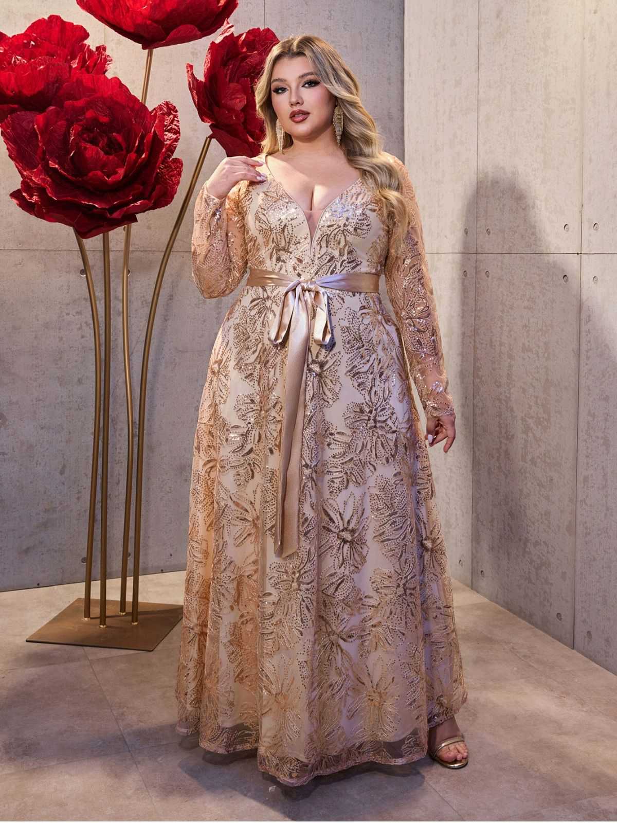[Plus Size] Gold 1930s Sequined Deep V-Neck Backless Mesh Dress - Image 3