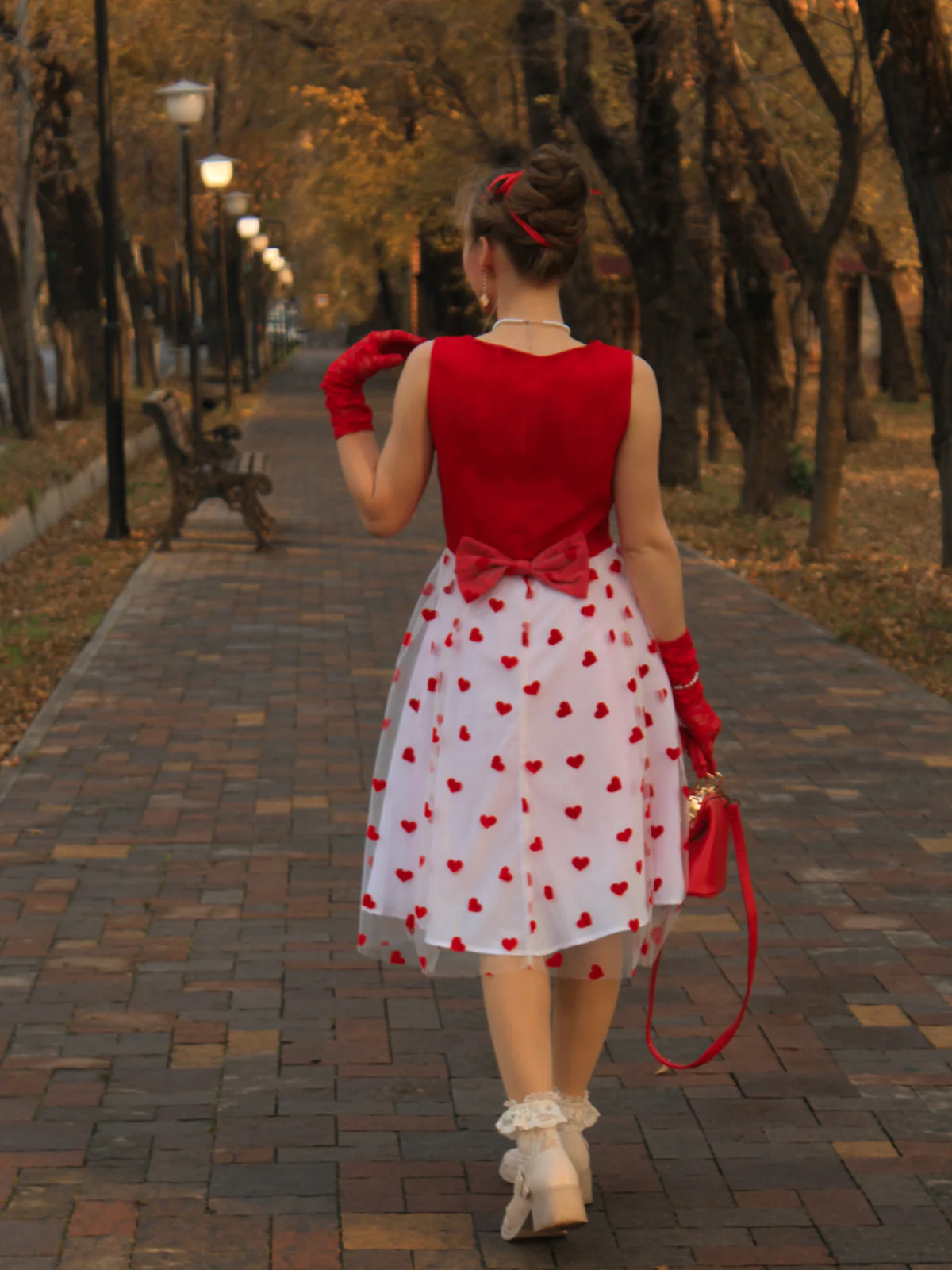 Red 1950s Heart Bow Sleeveless Dress - Image 2