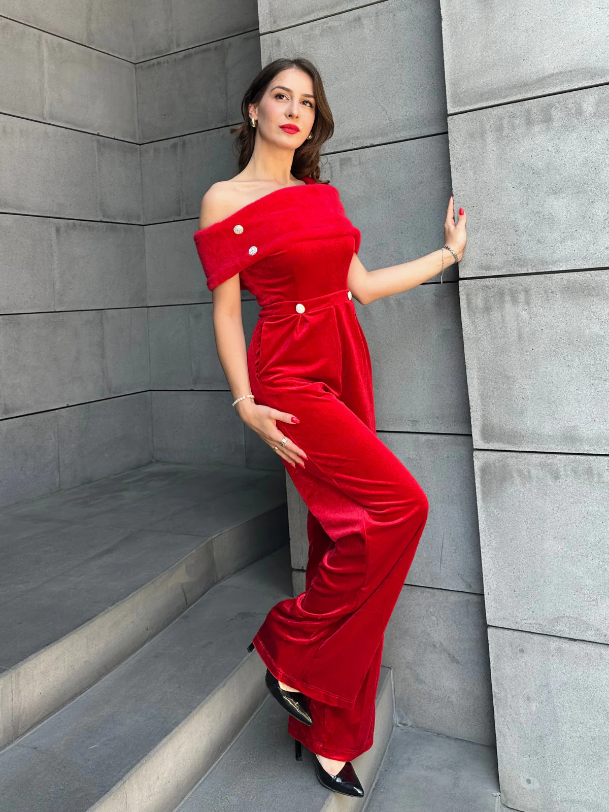 Red 1950s Velvet Off Shoulder Button Jumpsuit - Image 2