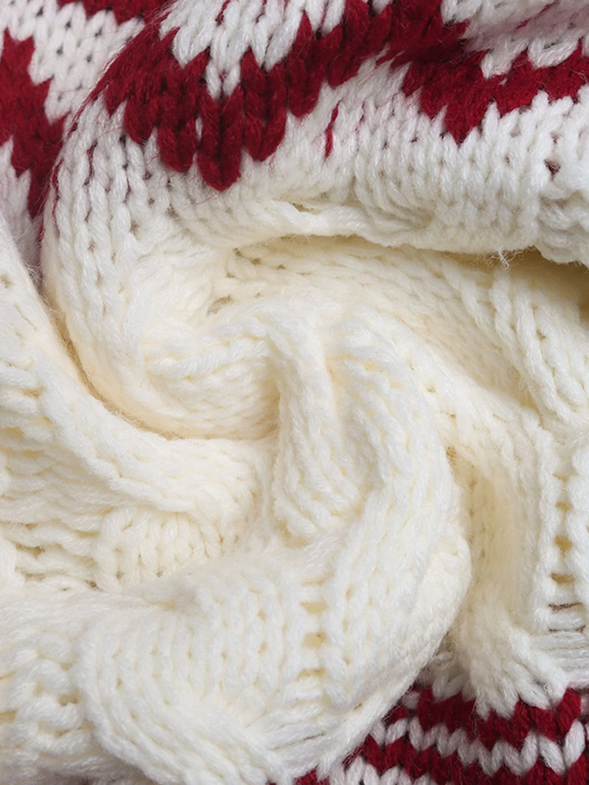 Red & White 1950s Christmas Fair Isle Knit Sweater - Image 4
