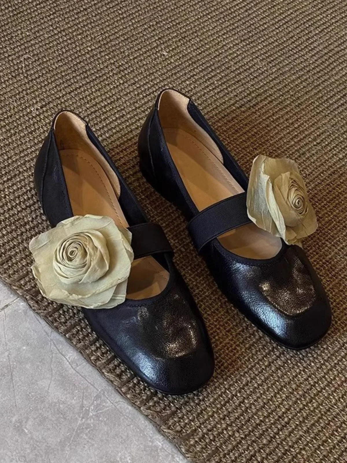Removable 3D Floral Faux-Lambskin Mary Jane Flat Shoes - Image 5