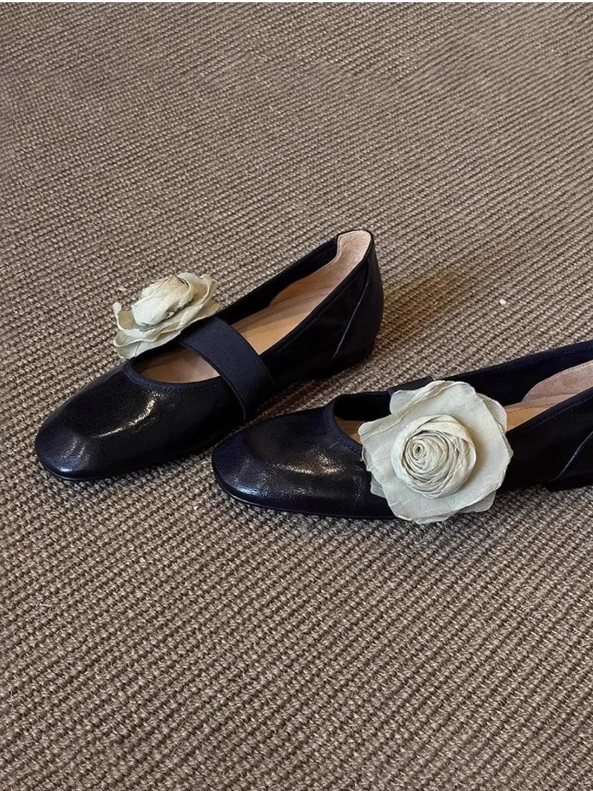Removable 3D Floral Faux-Lambskin Mary Jane Flat Shoes - Image 8