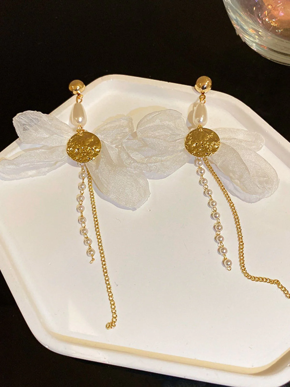 Retro Alloy 3D Bow Beaded Earrings - Image 2