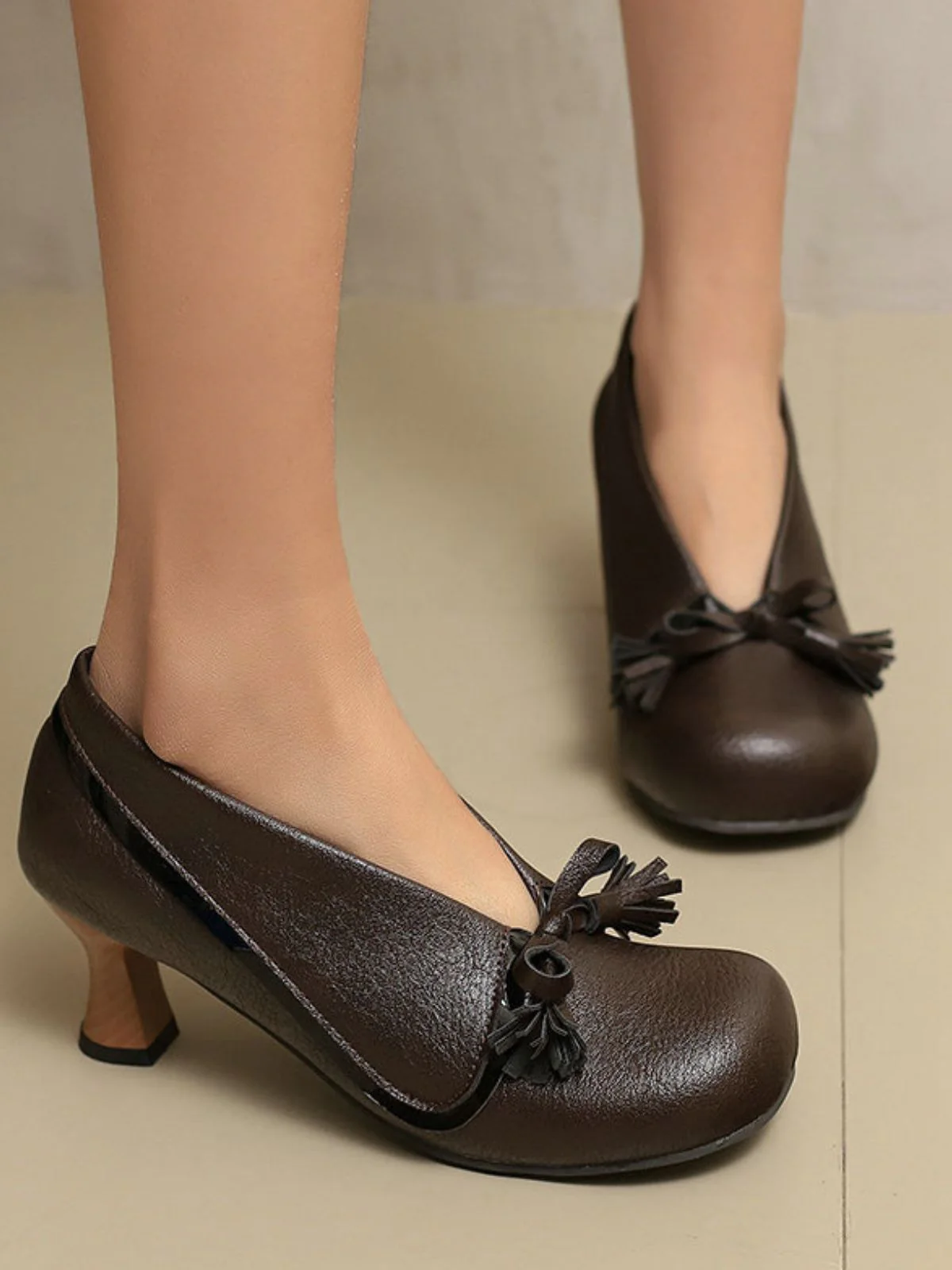 Retro Bow PU Round-Toe Chunky Heel Shoes - Image 7