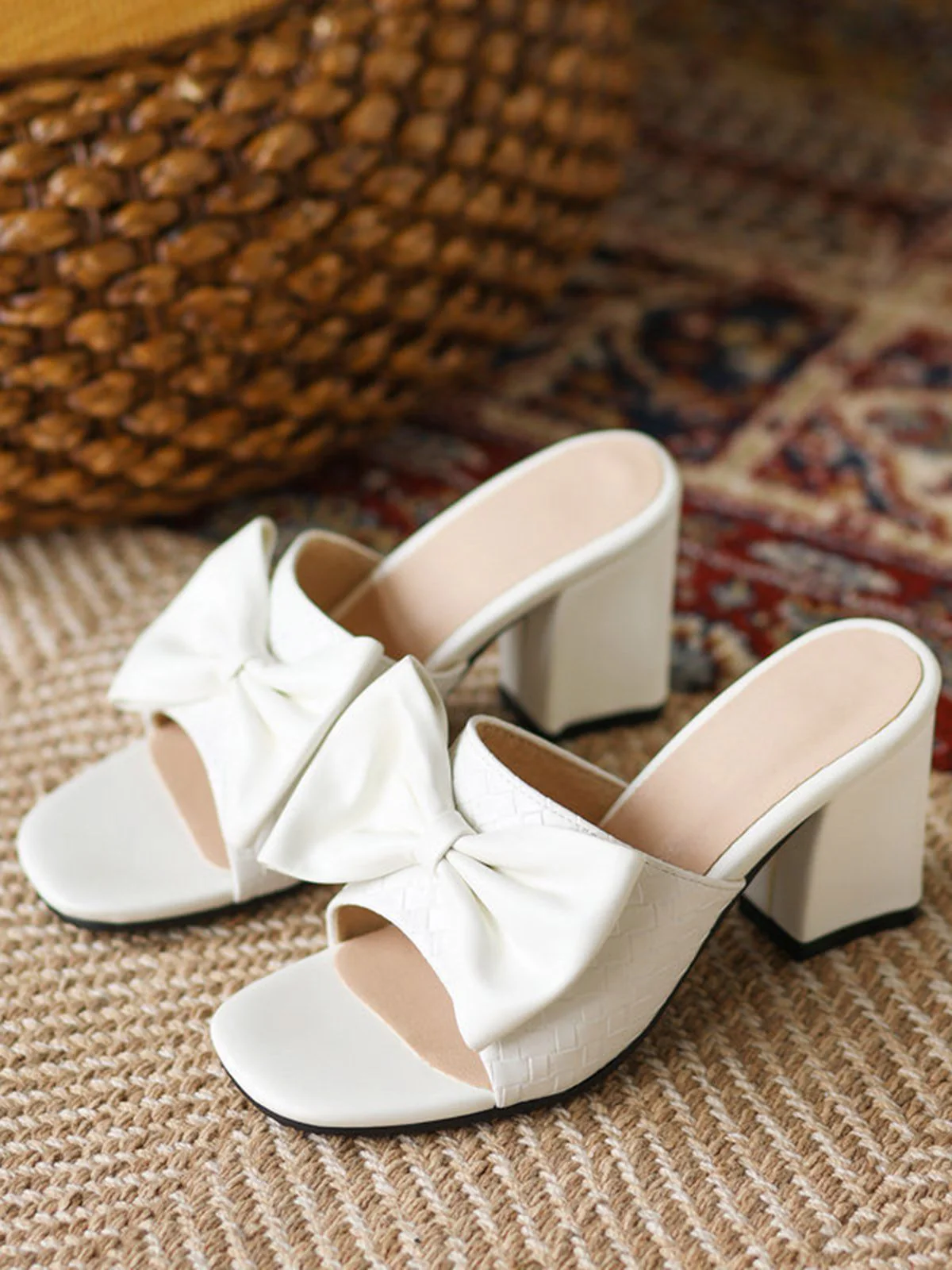 Retro Bowknot Chunky Heels Sandals - Image 4